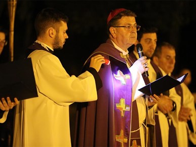 /Slike/250411 Križni put za mlade na Ksaveru/250411 Križni put za mlade na Ksaveru (27).JPG