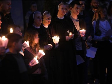 /Slike/250411 Križni put za mlade na Ksaveru/250411 Križni put za mlade na Ksaveru (4).JPG